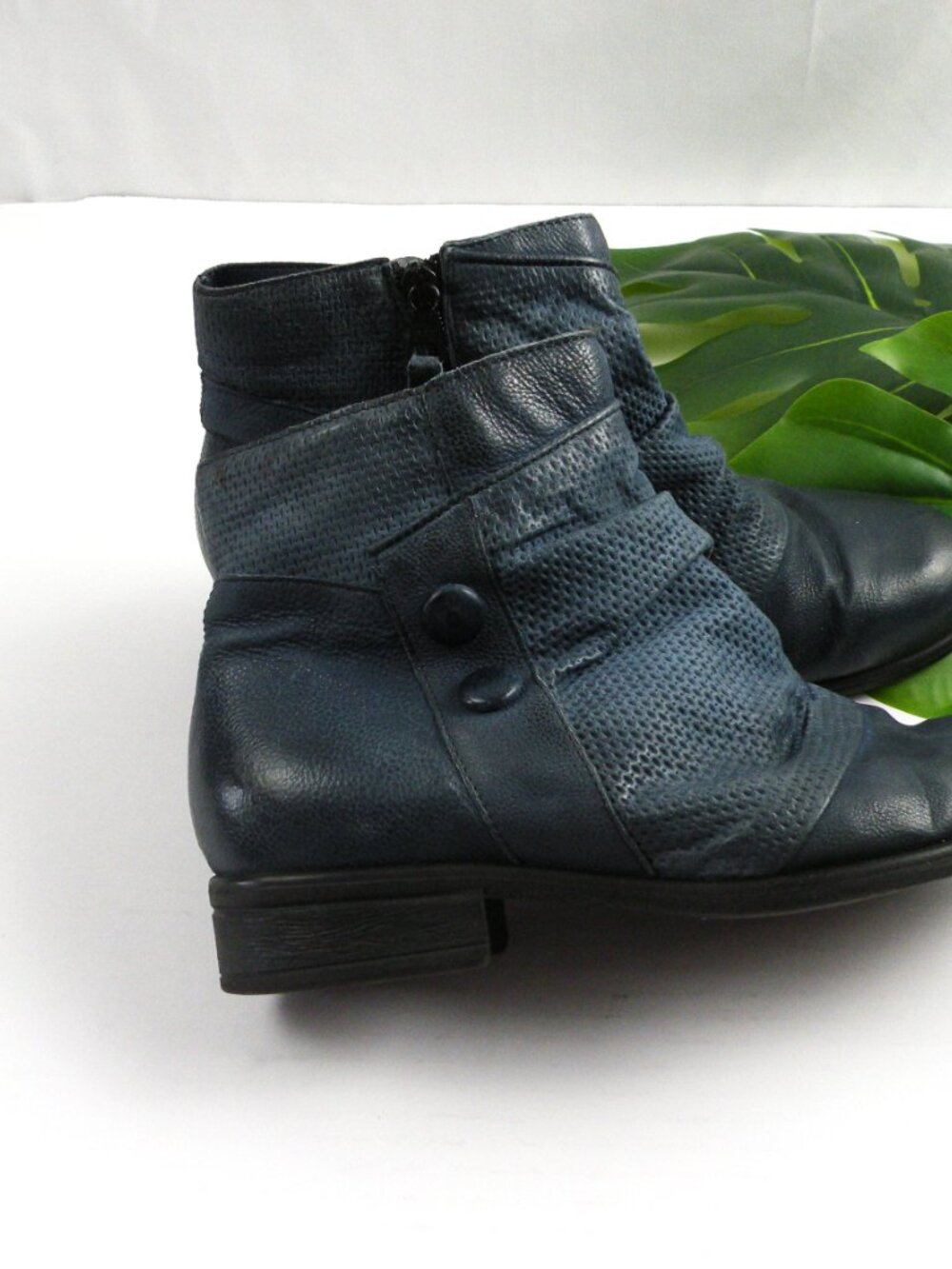 Miz Mooz Leather Ankle Boots Sallie in River Vintage Blue Size 39 8.5-9 Wide - Picture 2 of 7